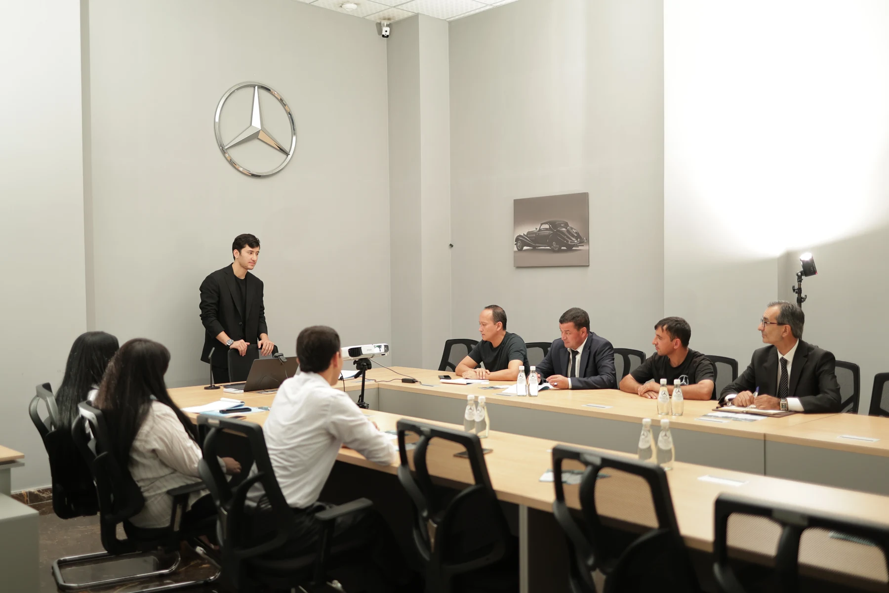 A business meeting at Davlatovv Group